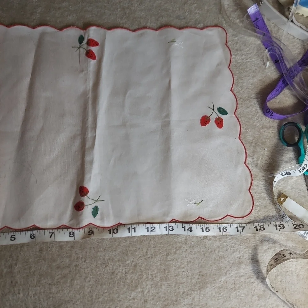 Vintage Placemats  Cream Red Appliques and Embroidered Scalloped Edges
